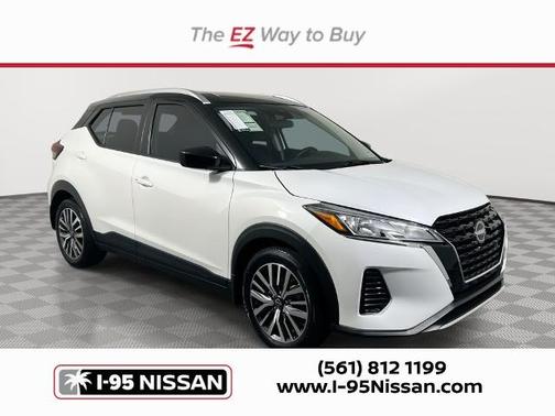 Aspen White / Super Black 2023 Nissan Kicks SV