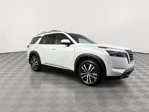 2025 Nissan Pathfinder Platinum FWD