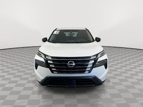 Everest White P 2024 Nissan Rogue S