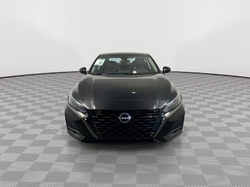 Black 2025 Nissan Altima SR