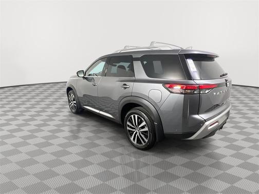 2025 Nissan Pathfinder Platinum FWD