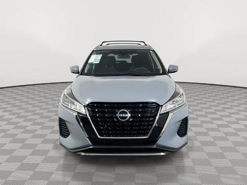 Boulder Gray Metallic 2024 Nissan Kicks SV