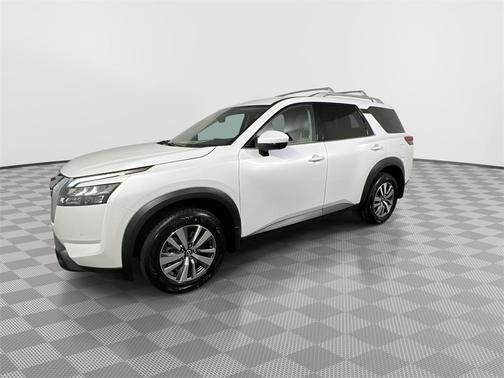 2025 Nissan Pathfinder SL FWD