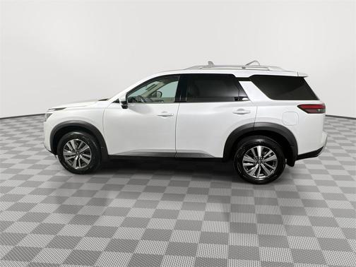 2025 Nissan Pathfinder SL FWD