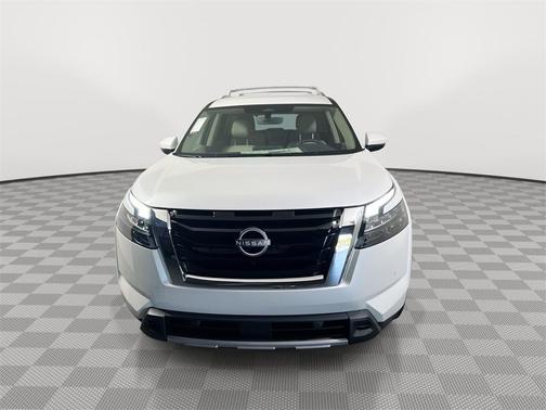2025 Nissan Pathfinder SL FWD