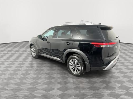 2025 Nissan Pathfinder SL FWD