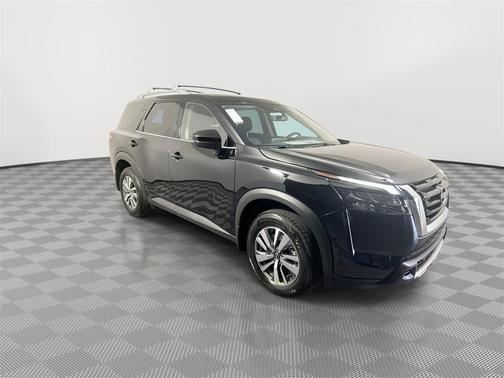 2025 Nissan Pathfinder SL FWD