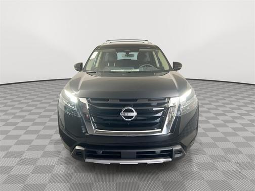 2025 Nissan Pathfinder SL FWD