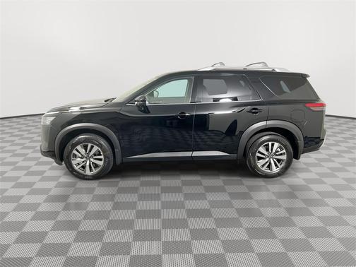 2025 Nissan Pathfinder SL FWD