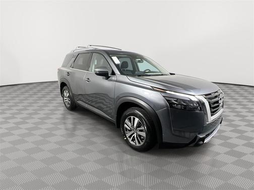 2025 Nissan Pathfinder SL FWD