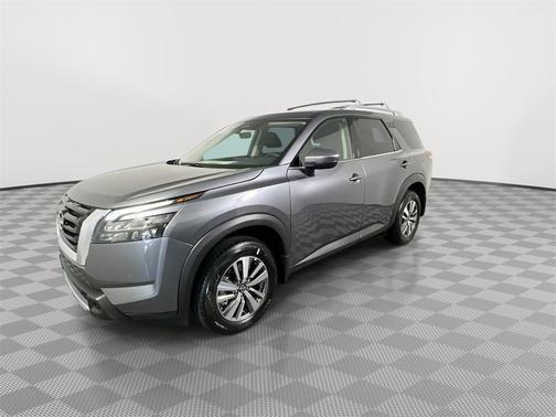 2025 Nissan Pathfinder SL FWD