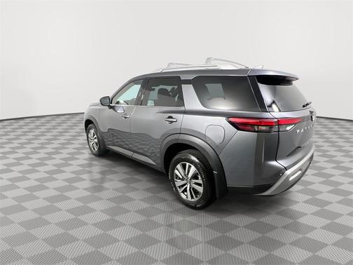 2025 Nissan Pathfinder SL FWD