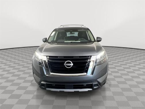 2025 Nissan Pathfinder SL FWD
