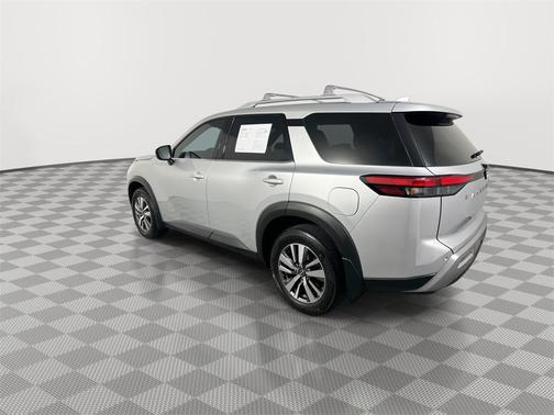 2024 Nissan Pathfinder SL 4WD