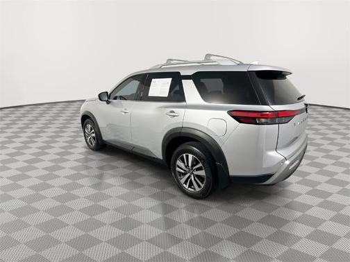 2024 Nissan Pathfinder SL 4WD