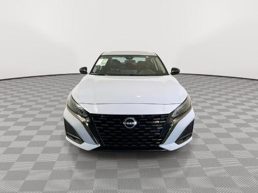 Gray Sky Pearl 2025 Nissan Altima SR