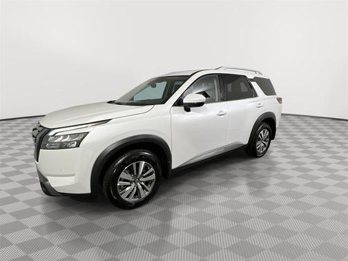 2025 Nissan Pathfinder SL FWD