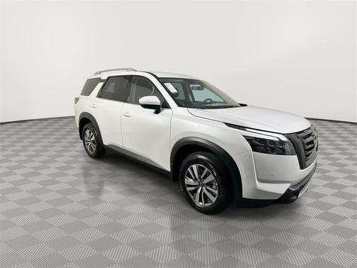 2025 Nissan Pathfinder SL FWD