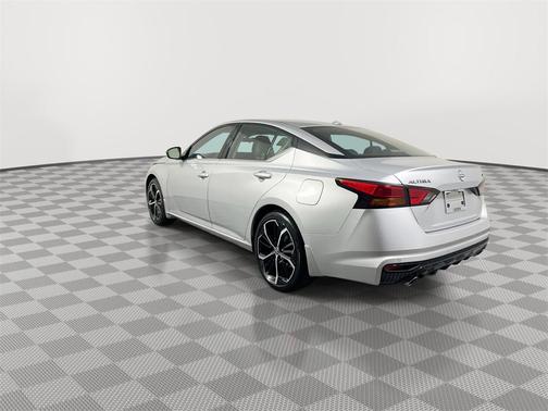 2025 Nissan Altima SR FWD