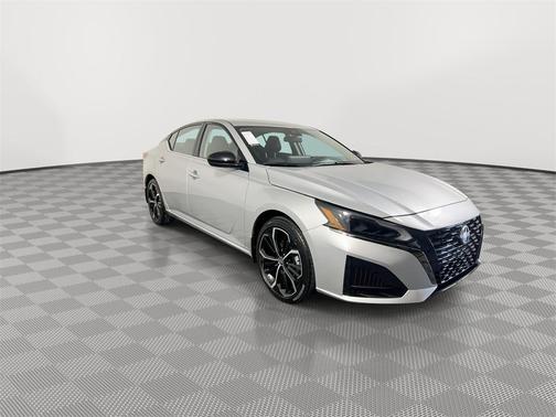 2025 Nissan Altima SR FWD