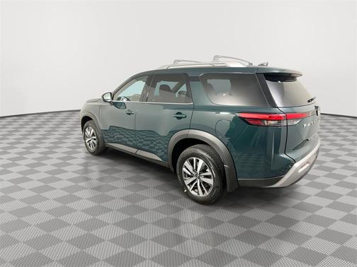 2025 Nissan Pathfinder SL FWD