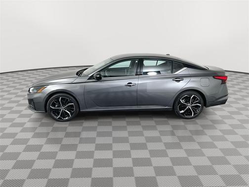 2025 Nissan Altima SR FWD