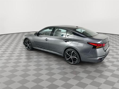 2025 Nissan Altima SR FWD