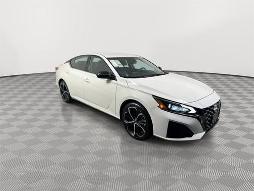 2023 Nissan Altima SR FWD