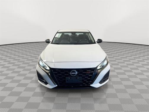 2023 Nissan Altima SR FWD