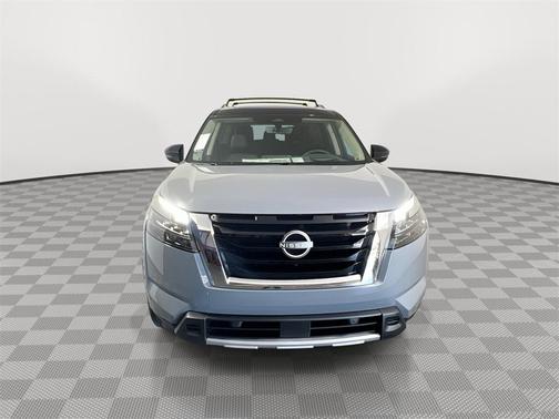 2025 Nissan Pathfinder Platinum FWD