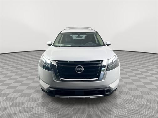 2025 Nissan Pathfinder SL FWD