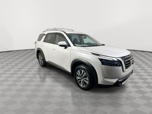 2025 Nissan Pathfinder SL FWD