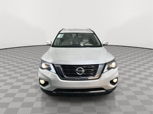2017 Nissan Pathfinder SL