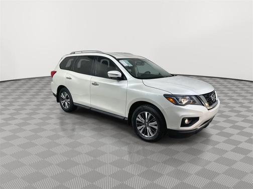 2017 Nissan Pathfinder SL