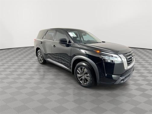 2022 Nissan Pathfinder S 2WD