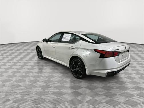 2025 Nissan Altima SR