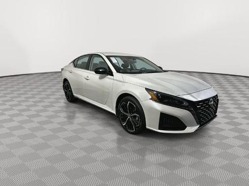 White 2025 Nissan Altima SR