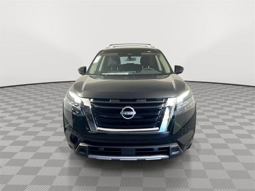 2025 Nissan Pathfinder SL FWD