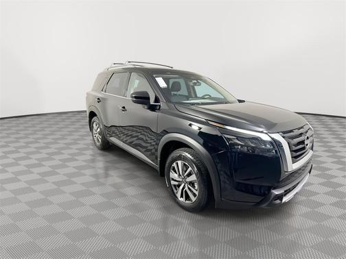 2025 Nissan Pathfinder SL FWD