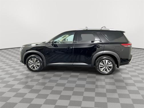 2025 Nissan Pathfinder SL FWD