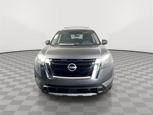 2025 Nissan Pathfinder SL FWD