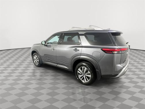 2025 Nissan Pathfinder SL FWD