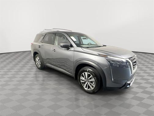 2025 Nissan Pathfinder SL FWD