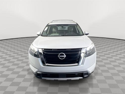 2025 Nissan Pathfinder SL FWD