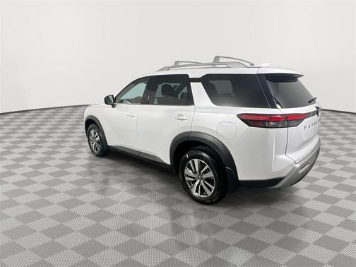 2025 Nissan Pathfinder SL FWD