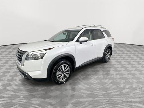 2025 Nissan Pathfinder SL FWD