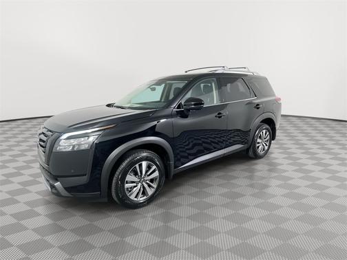 2025 Nissan Pathfinder SL FWD