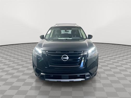 2025 Nissan Pathfinder SL FWD