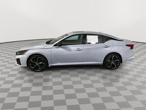 2025 Nissan Altima SR AWD