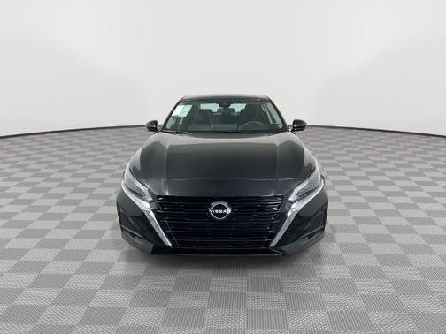 Super Black Clearcoat 2023 Nissan Altima 2.5 SL